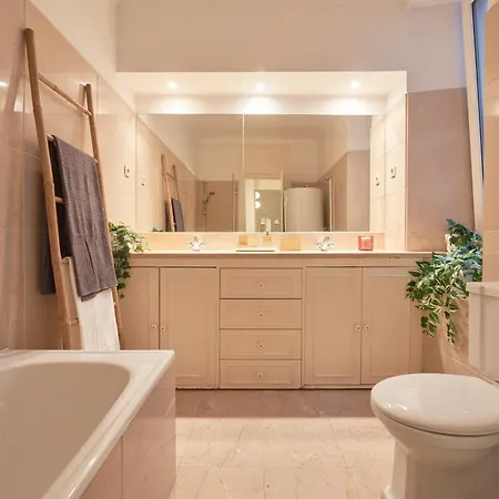 Bright Double In A Coliving Alloggio in famiglia Lisbona