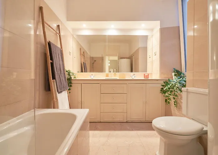 Bright Double In A Coliving Homestay szállás