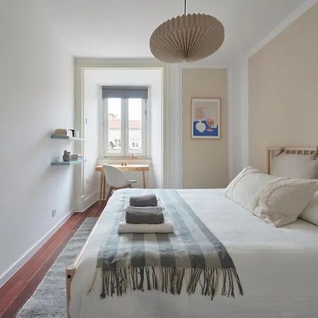 Apartment Bright Double In A Coliving Lissabon