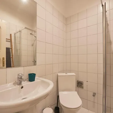 Homestay Bright Double In A Coliving *