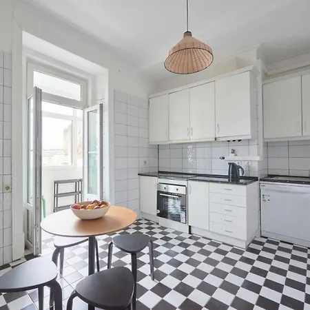 Bright Double In A Coliving Lissabon