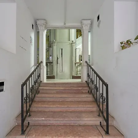 Bright Double In A Coliving Apartment Lissabon