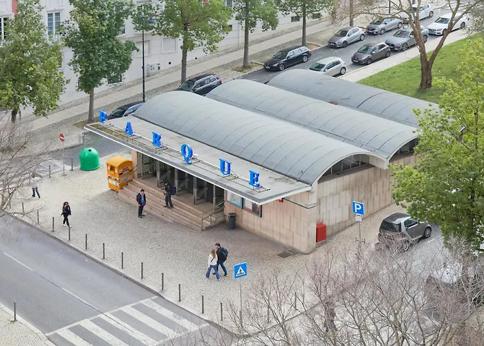 Bright Double In A Coliving Pansiyon